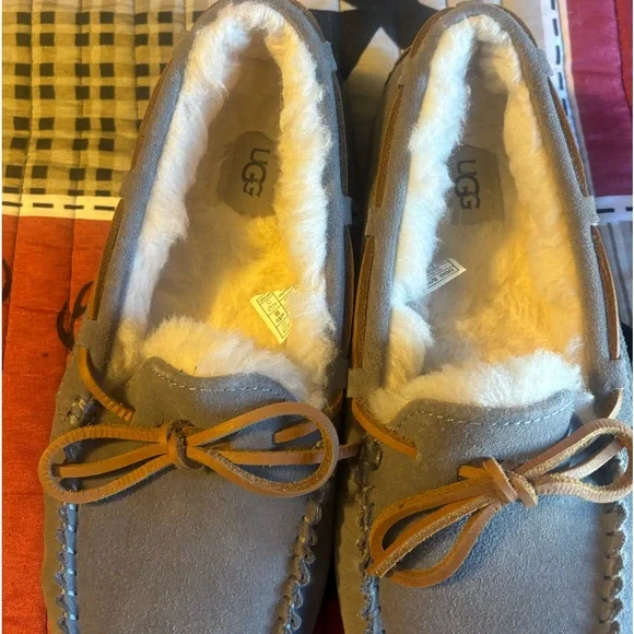 UGG Women’s Grey Moccasins - Picture 3 of 5